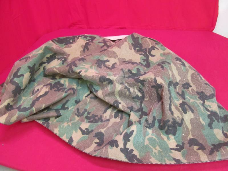 lot 142 image: blanketthrow