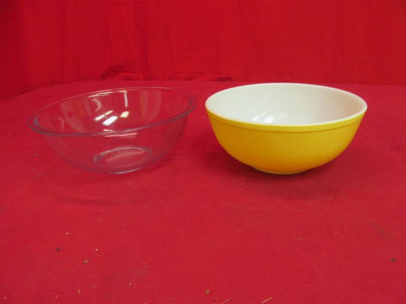 lot 156 image: Pyrex