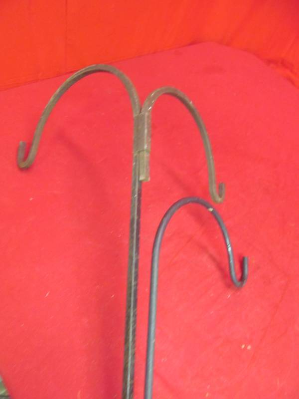 lot 198 image: sheppard hooks