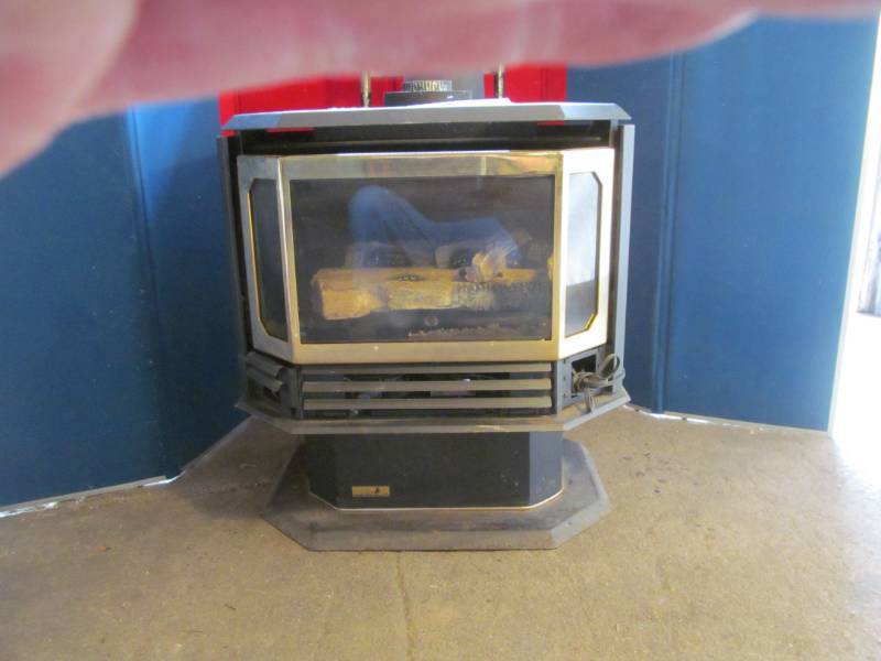 lot 221 image: heater