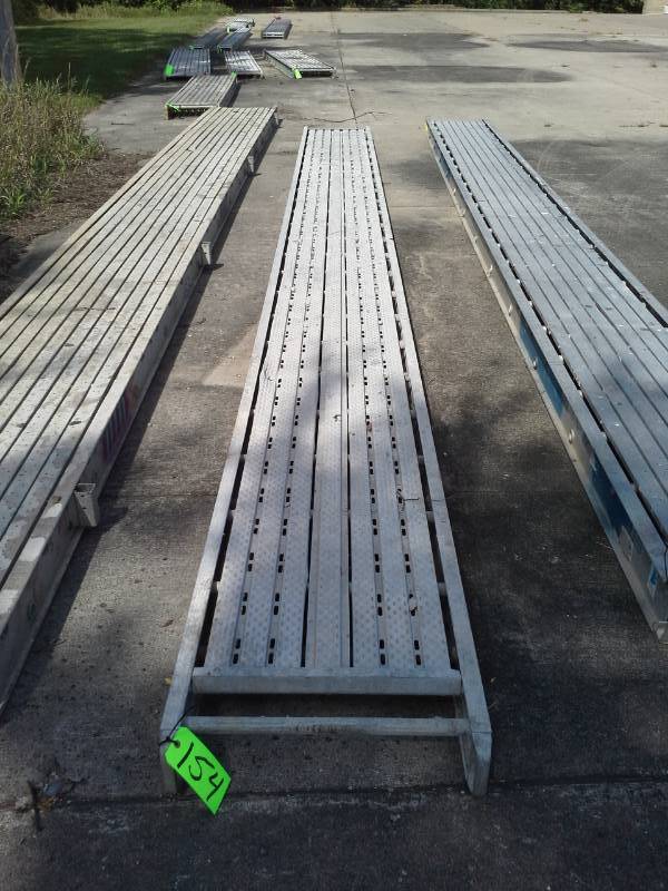 lot 154 image: Green Bull Aluminum Plank - 24