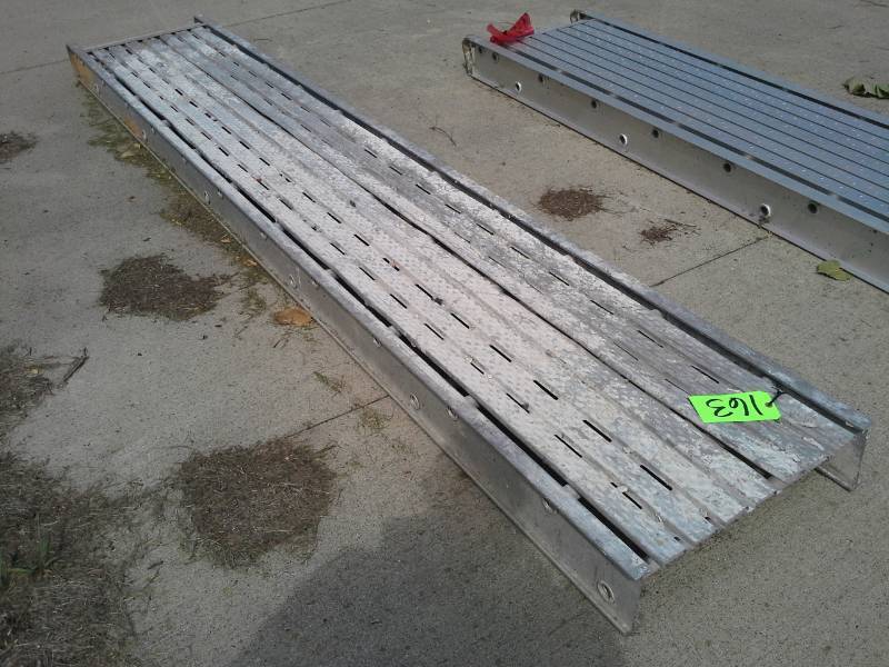 lot 163 image: Aluminum Plank - 11