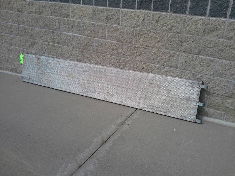lot 166 image: Aluminum Plank - 10