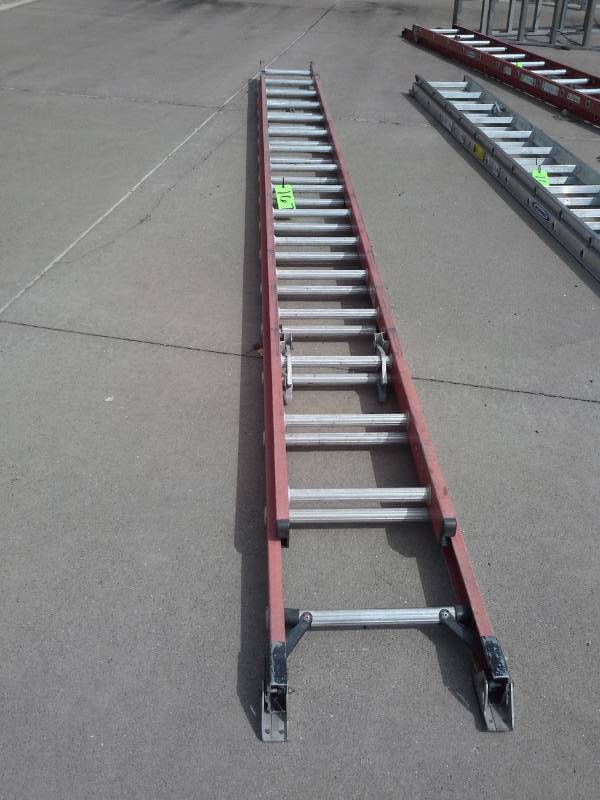 lot 167 image: Werner 32 Fiberglass Extension Ladder