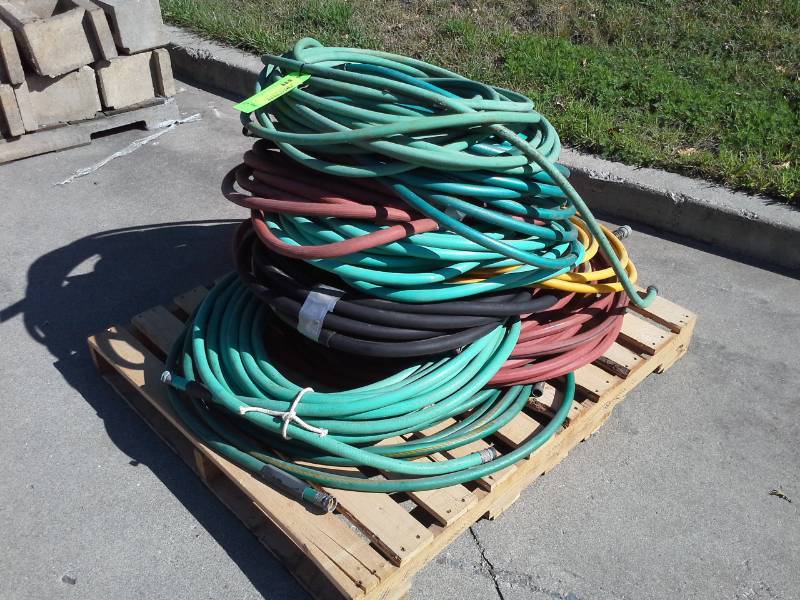 lot 7 image: Pallet of Hoses
