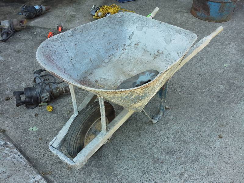 lot 16 image: Wheelbarrow with Spare Inner Tube