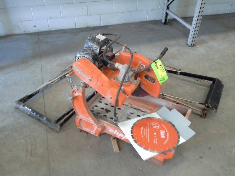 lot 18 image: Norton Clipper Saw with Stands