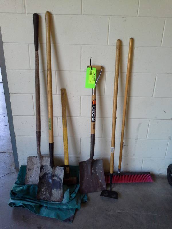 lot 60 image: Broom, Shovels, Hoe Lot