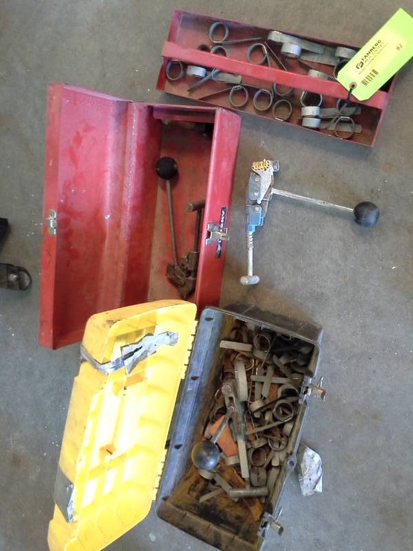 lot 82 image: Air Hose Repair Kit