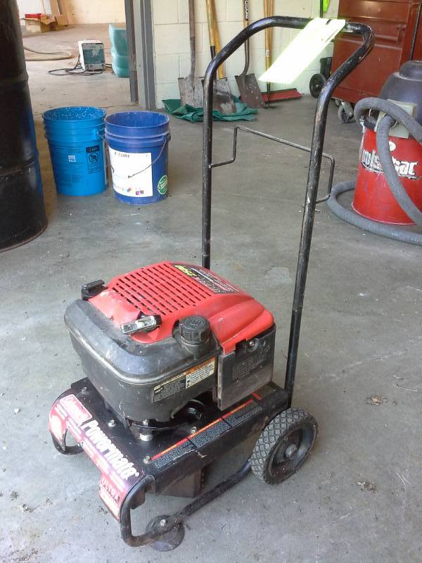 lot 94 image: Coleman Ultra 2500 Generator