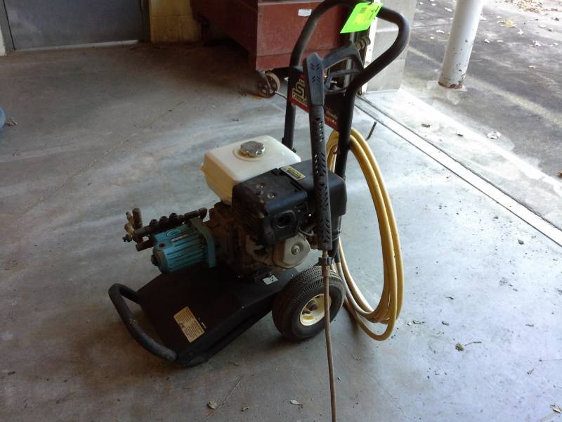 lot 95 image: NorthStar 1578181D Pressure Washer