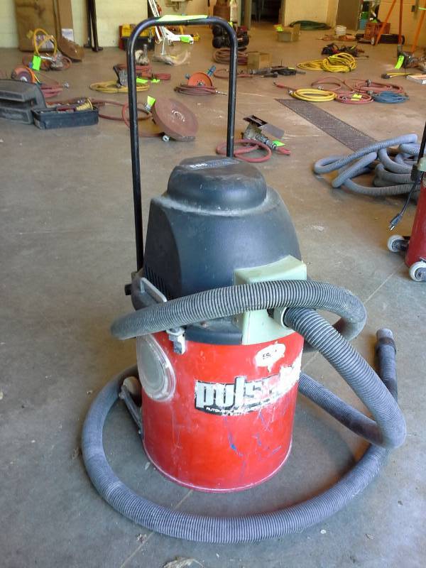 lot 97 image: CDCLarue Pulse-Bac PB-575 Self-Cleaning Vacuum