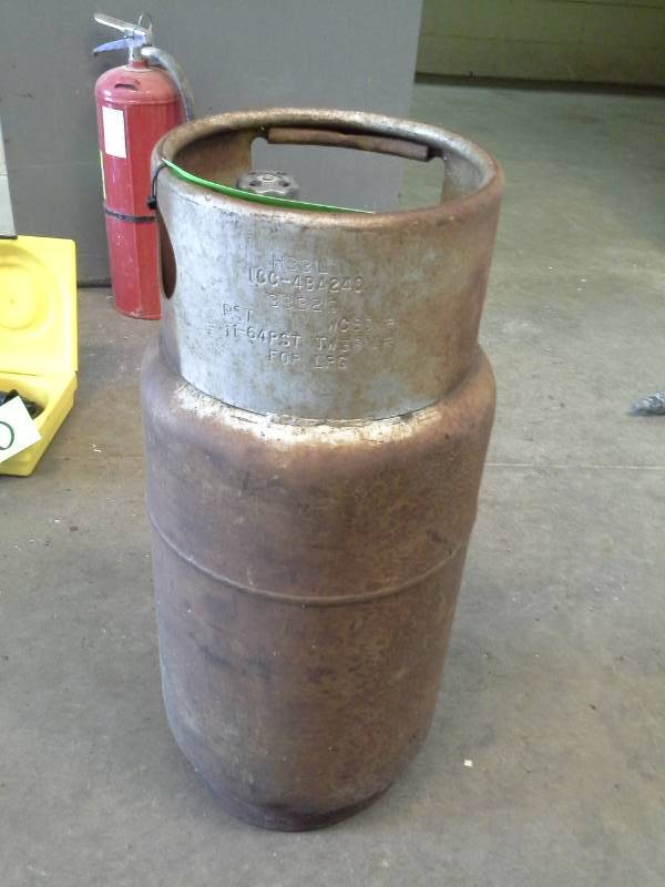 lot 107 image: Industrial Propane Cylinder