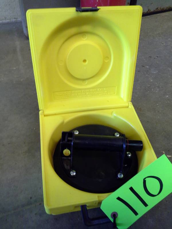 lot 110 image: Woods Powr-Grip Vacuum Cup with Case