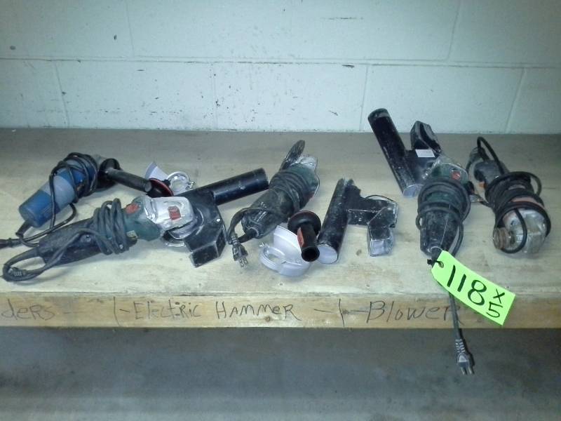 lot 118 image: Five Metabo Hand Grinders