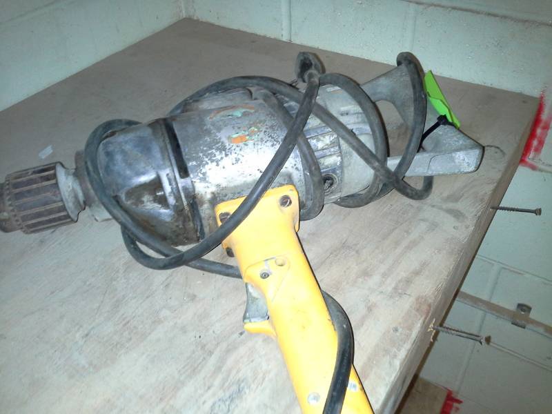 lot 121 image: Black & Decker Drill