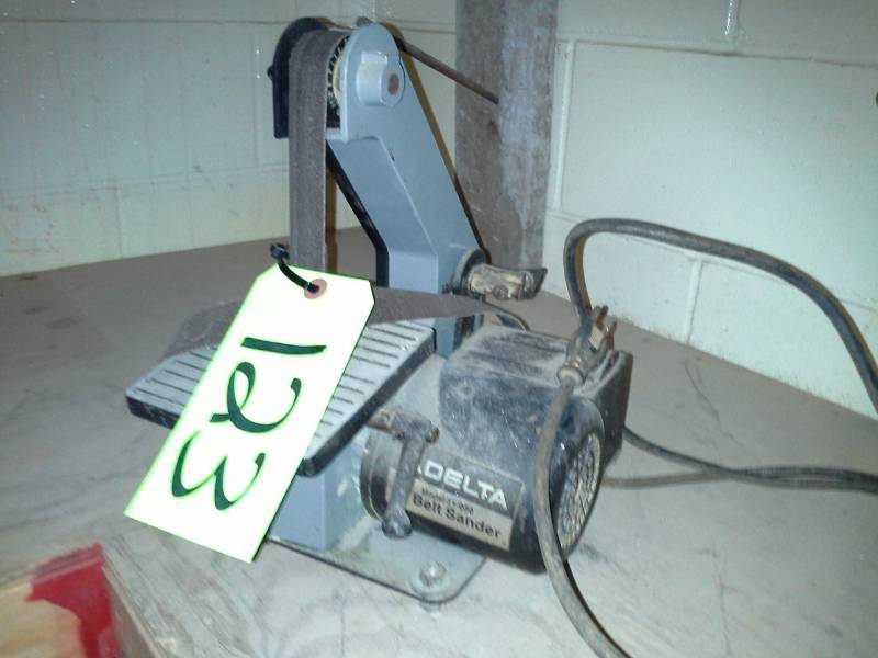 lot 123 image: Delta 31-050 1 Belt Sander