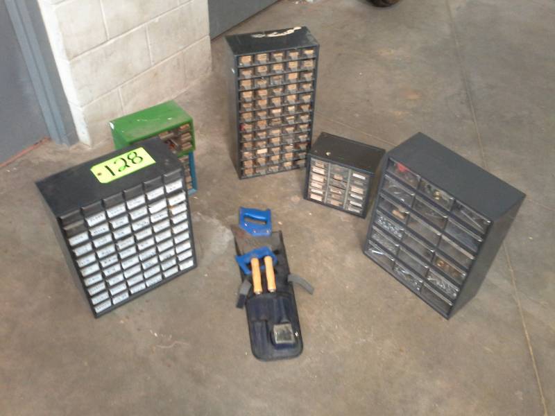 lot 128 image: Hardware with Cases Lot