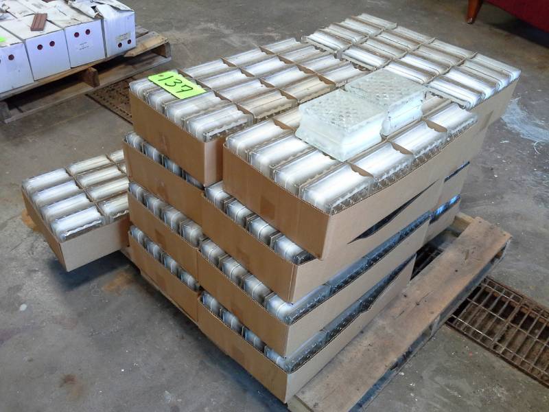 lot 137 image: Pallet of Glass Bricks