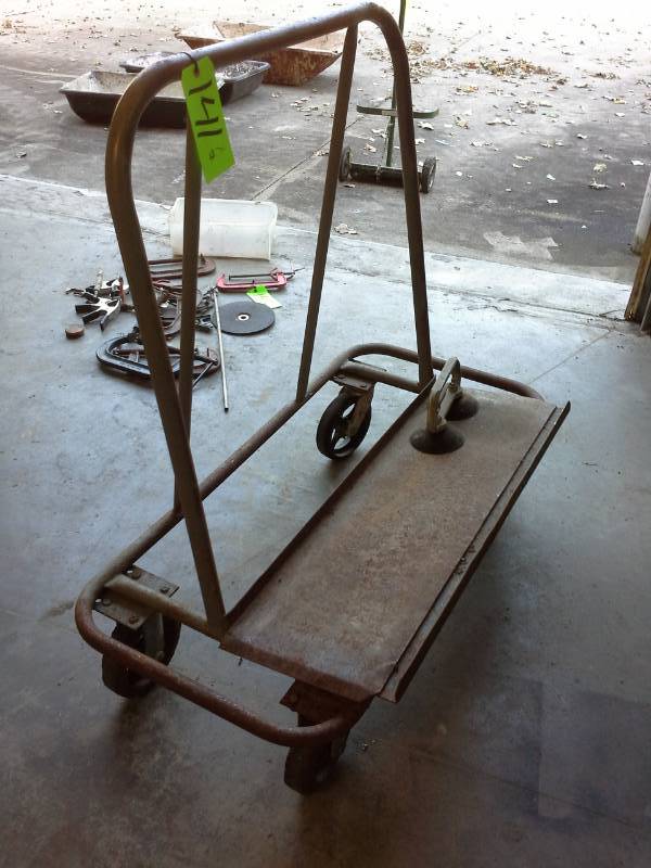 lot 141 image: Panel Cart