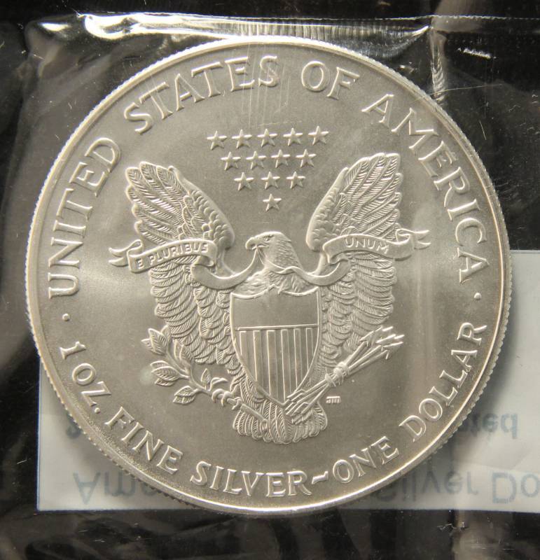 2002 AMERICAN SILVER EAGLE 1 TROY OZ. .999 FINE SILVER DOLLAR