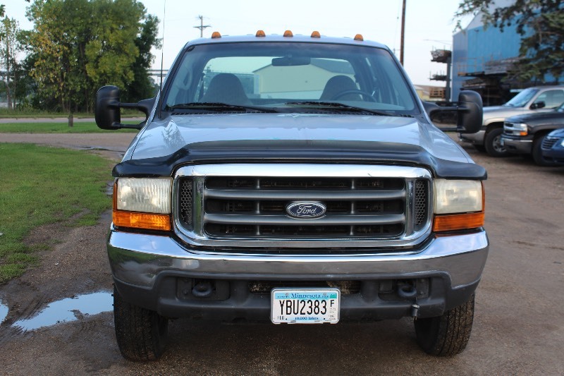 lot 2840 image: 2000 Ford F350 Super Duty XLT Crew Cab Long Box Dually 4x4 7.3 POWERSTROKE Diesel