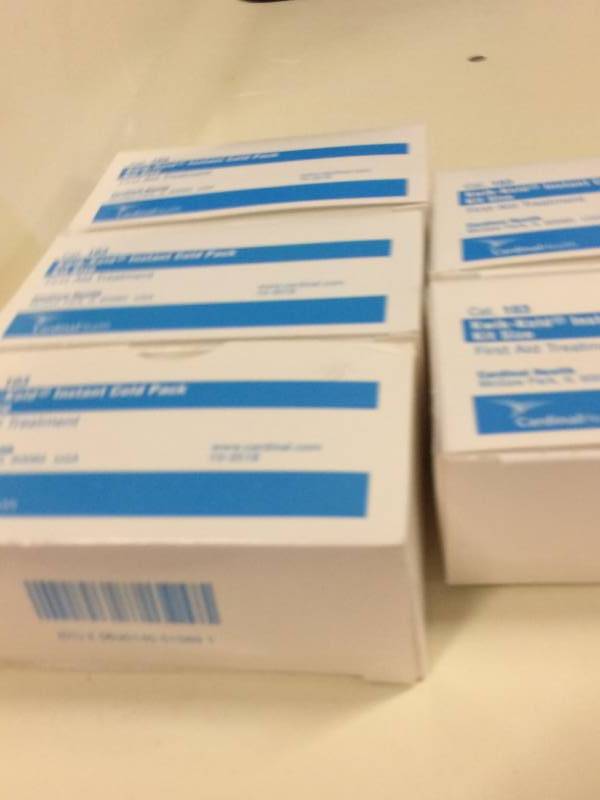 lot 14 image: CardinalHealth Kwik- Kold Instant Cold Pack Kit Sized First Aid Treatment