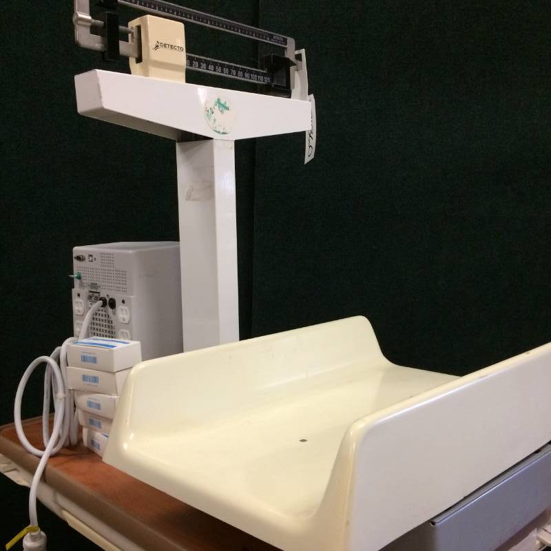 lot 15 image: Detecto Pediatric Medical Baby Weighing Mechanical Sliding Balance Scale No Power Needed to Use