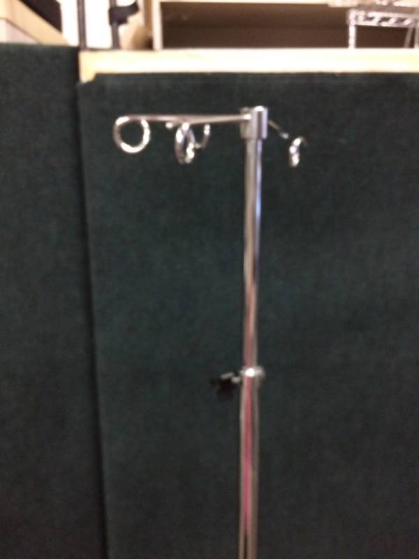 lot 22 image: Adjustable Mobile Medical IV Pole