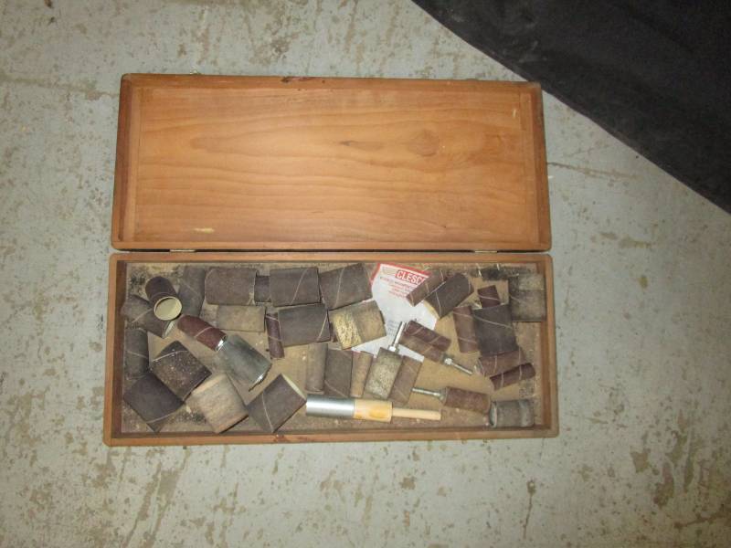 lot 27 image: Assortment of Sanding Sleeves