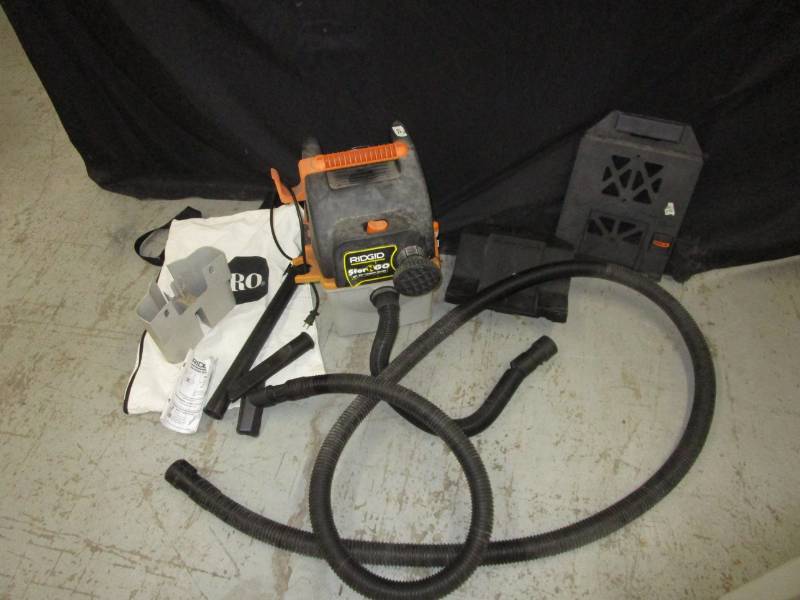 lot 33 image: Ridgid Stor N Go WetDry Cleaning Station