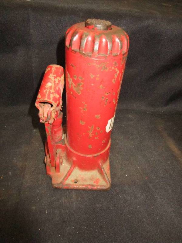lot 67 image: Jack with no Handle
