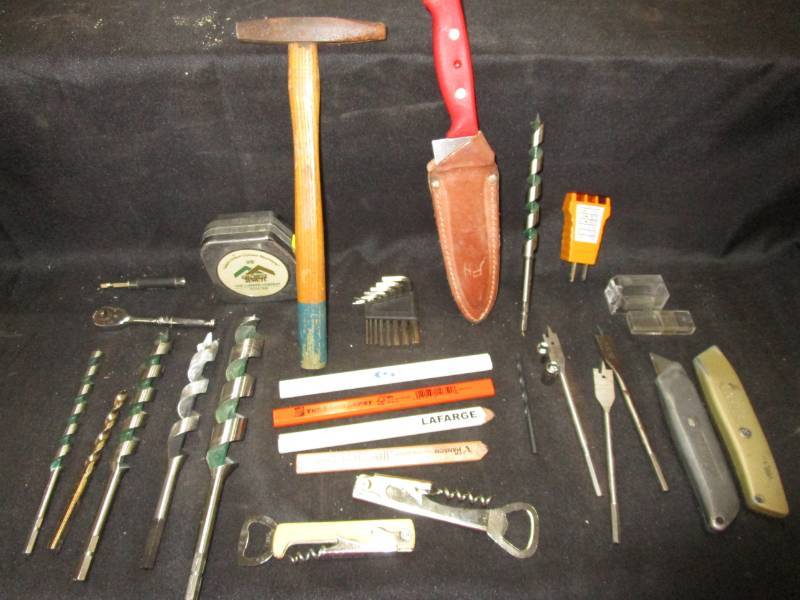 lot 75 image: Utility Knifes, Knife, Extra Blades, Drill Ends, Utility Pencils