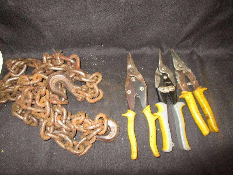 lot 77 image: Metal Chain, 3 Metal Cutters