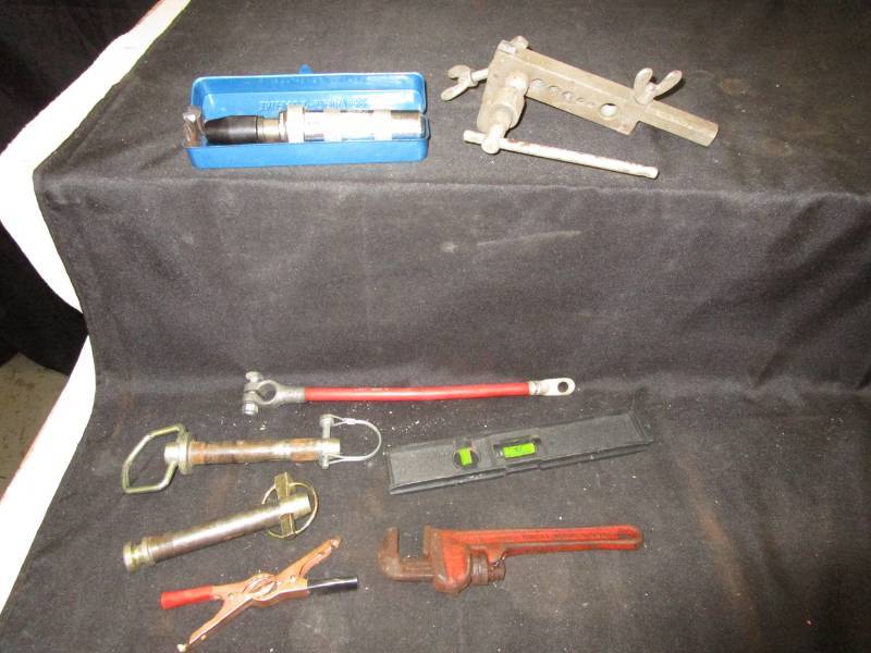lot 79 image: Assorted Tools