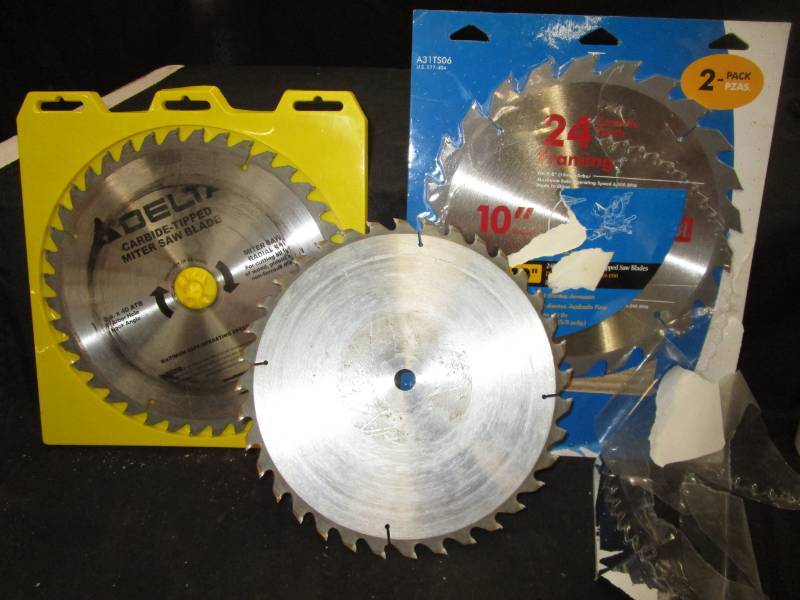 lot 92 image: 3 10 in Saw Blades