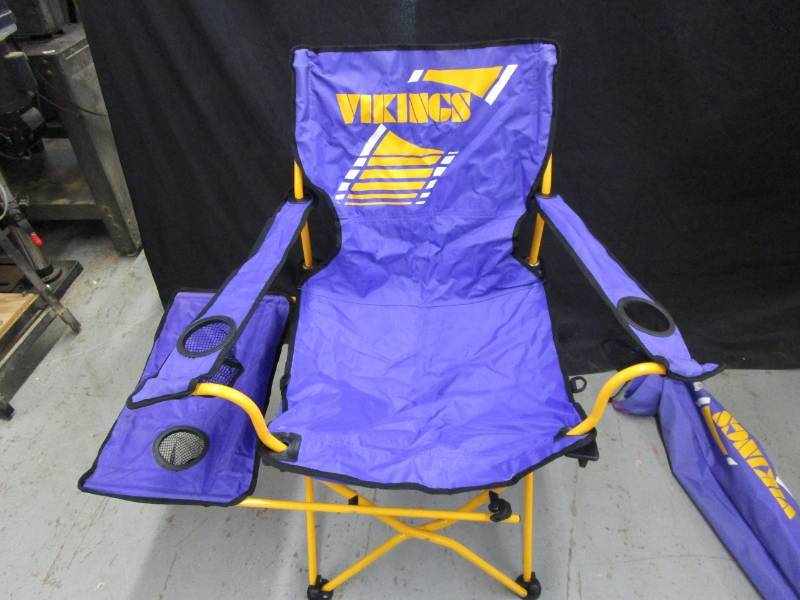 lot 142 image: Viking foldup double tray chair with bag