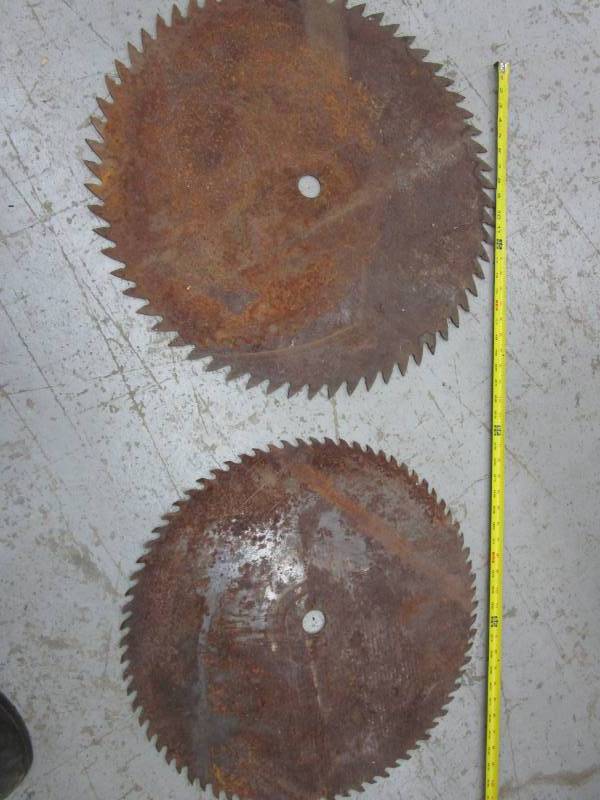 lot 172 image: 2 saw blades 21 and a 25