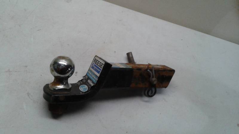 lot 26 image: 2 Ball Drop Hitching Tow, Used, Shows Wear
