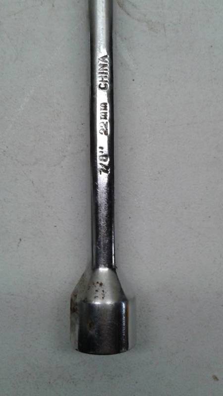 lot 27 image: Car Tire Lug Nut Wrench, Good Condition