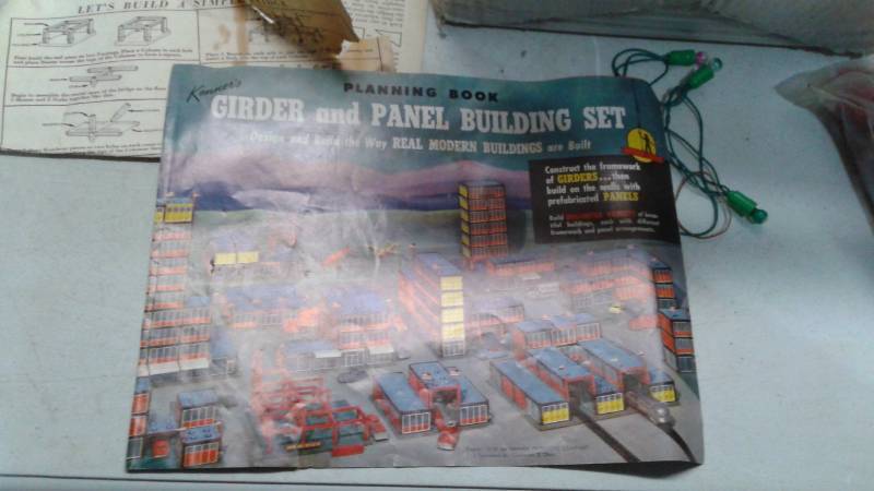 lot 36 image: Vintage Kenners Girder And Panel Building Set Parts Lot