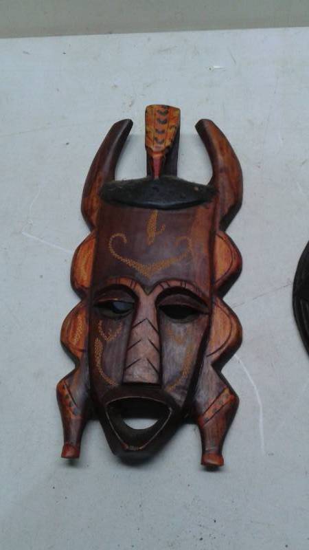 lot 39 image: Lot Of Wood African Tribe Decor Masks