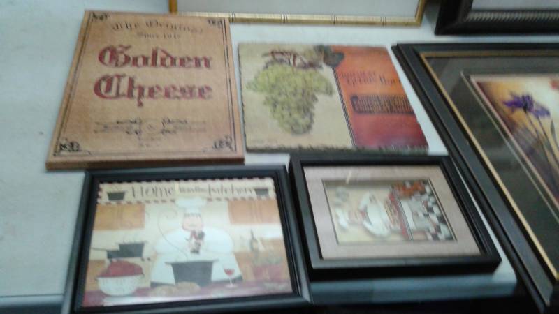 lot 50 image: Large Lot Of Home Decor Pictures