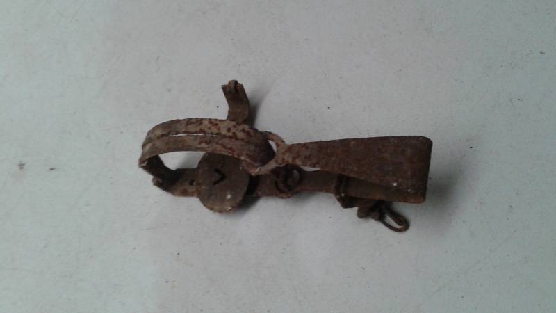 lot 61 image: Vintage Metal Small Animal Leg Trap, Used, Lots Of Wear, Rust