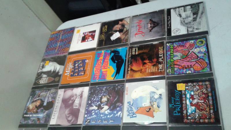 lot 91 image: Lot Of 30 Music CDs, Most In Good Condition, A Few May Show Minor Wear - Mixed CDs - Soundtracks