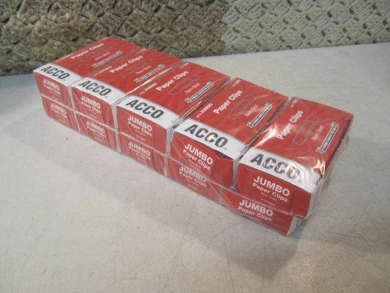 lot 81 image: Pack of 10 Boxes of Jumbo Non-Skid ...