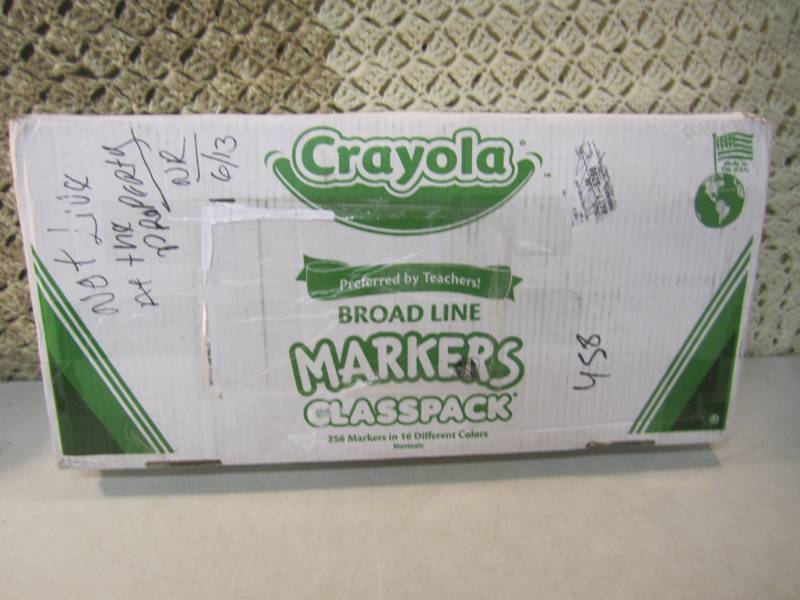 lot 104 image: Big Box of Crayola Broad Line Marke...