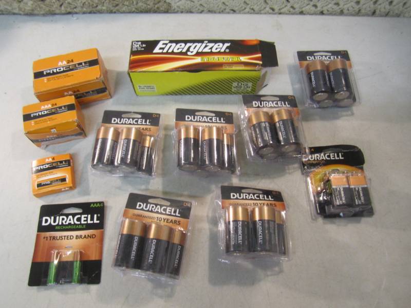 lot 119 image: Mixed Lot of AAA, AA, D and 9 Volt ...