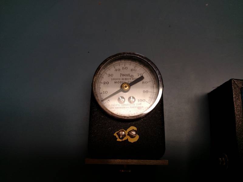 lot 215 image: Pandux 302S Sponge Rubber Gauge...