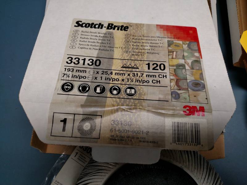 lot 319 image: (2) Scotch Brite Radial Bristle Bru...